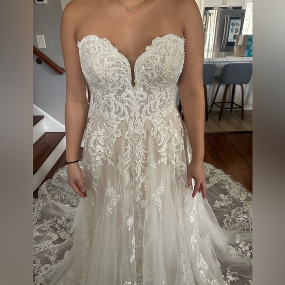 Martina Liana Wedding Dress 1228 - Picture 5 of 17